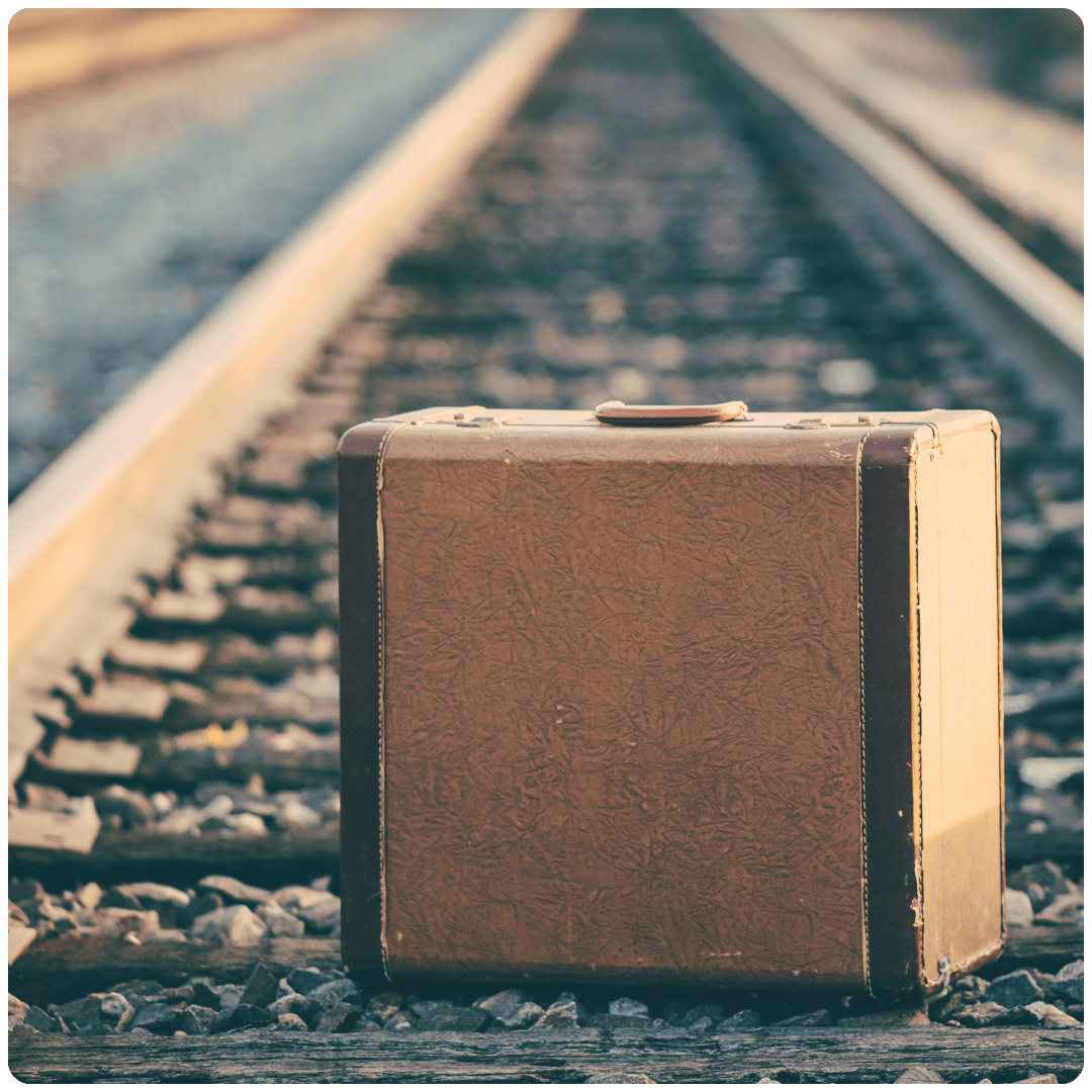 ELIZABETH APRIL LEAVING OR TRAVEL CARD